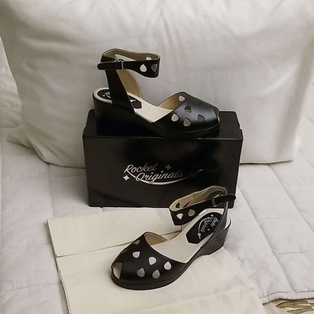 Rocket originals Ruby sandals